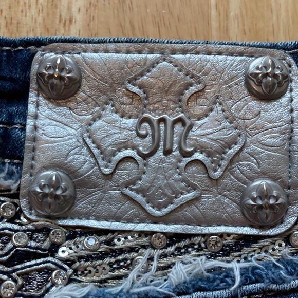 Miss Me Crop Jeans - Picture 6 of 11